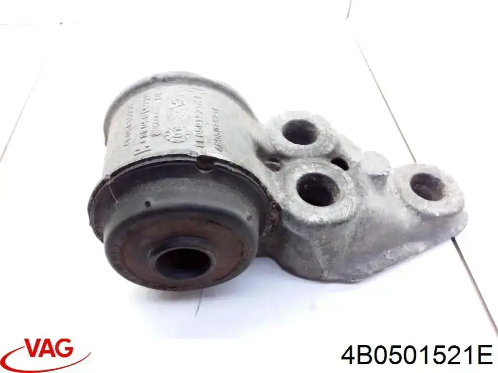Кронштейн задньої балки VAG 4B0501521E ціна, від 31.77 USD