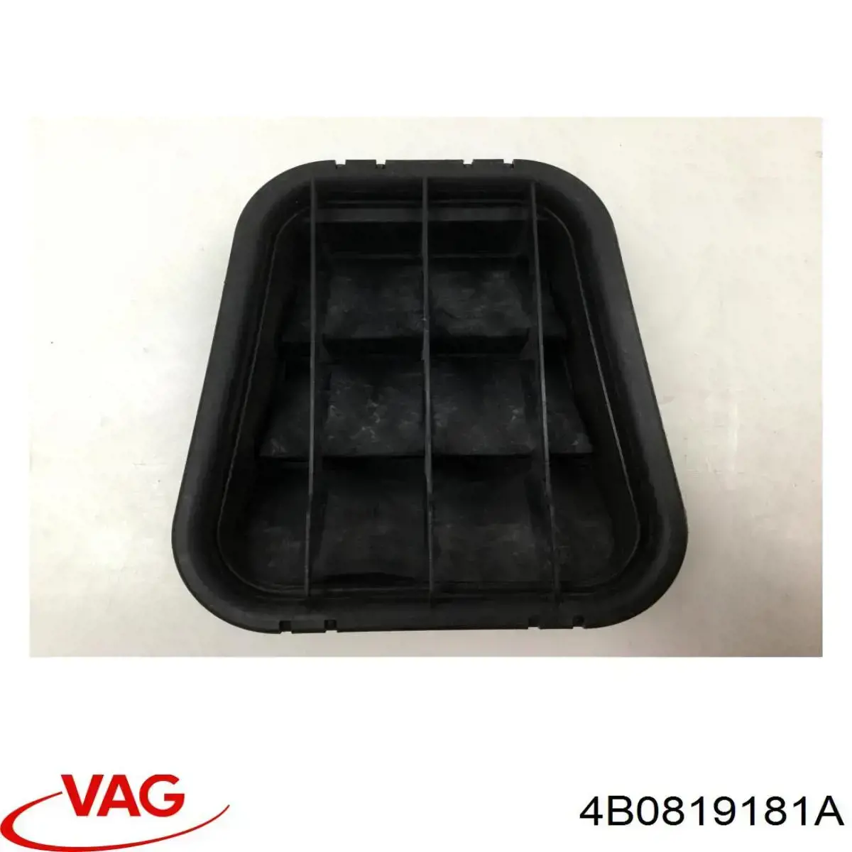 Купити 4B0819181C VAG Решітка вентиляційна задня