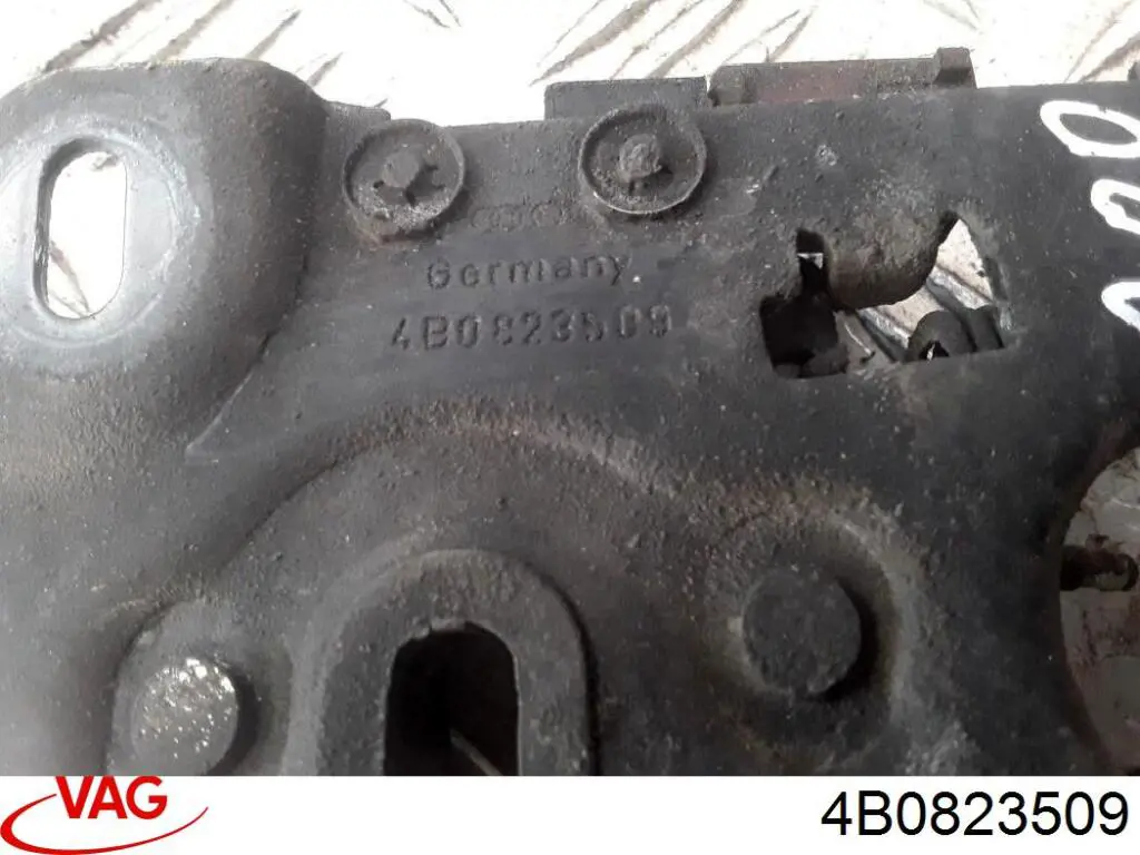 Купити 4B0823509 VAG Замок капота