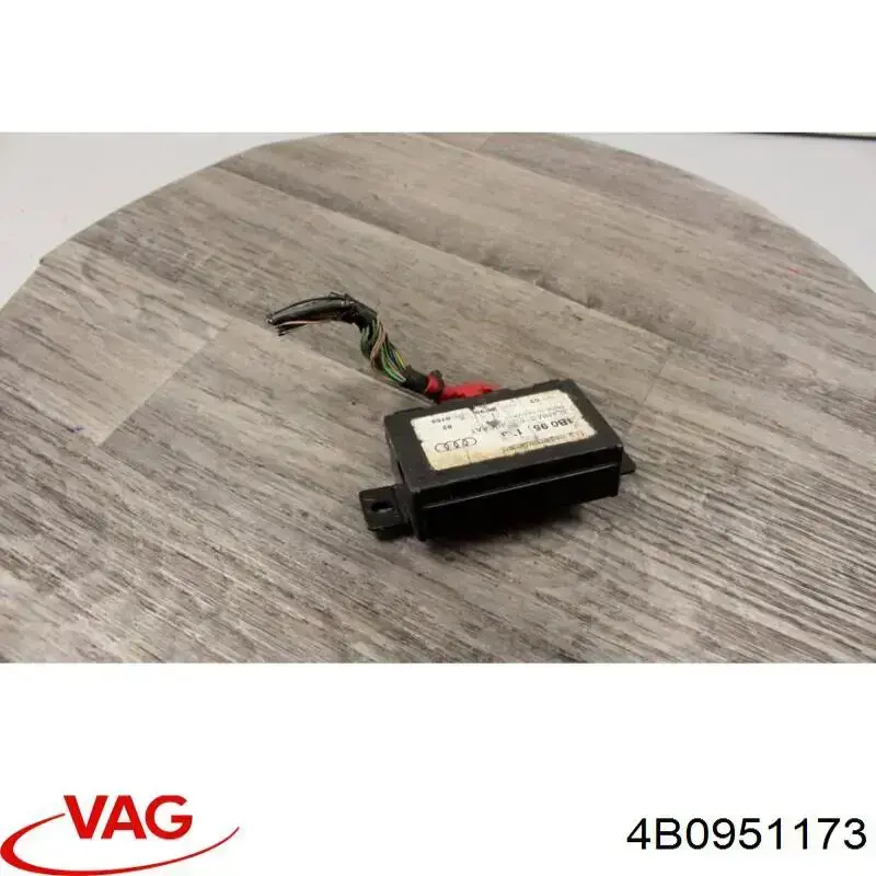 Блок управління сигналізатора руху VAG 4B0951173 ціна, від 2.53 USD
