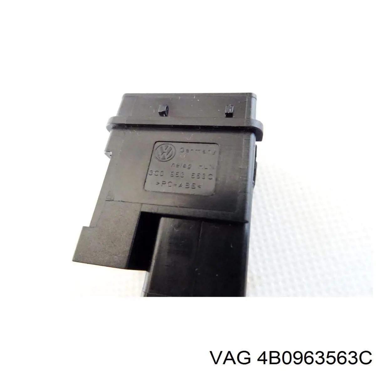 Купити 4B0963563C01C VAG Кнопка вмикання обігріву сидіння