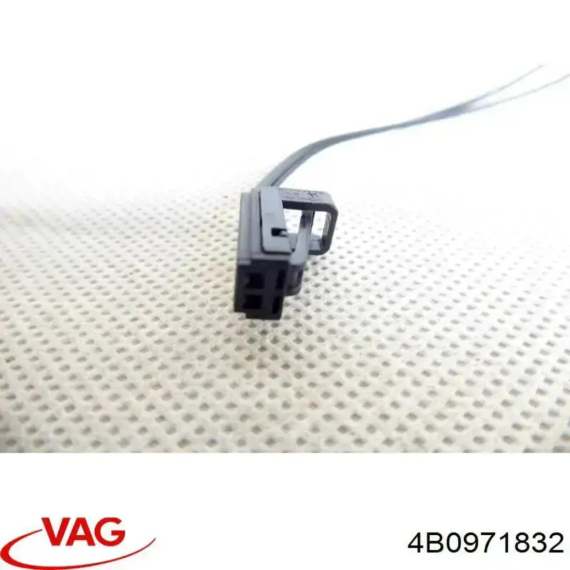 Роз'єм (фішка) ліхтаря підсвітки номерного знака VAG 4B0971832