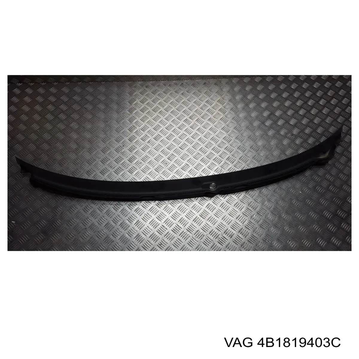 Водостік лобового скла, жабо VAG 4B1819403C ціна, від 12.67 USD