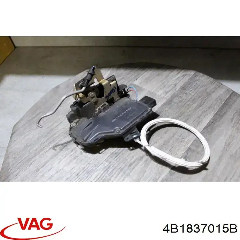 Замок передньої лівої двері 4B1837015B VAG
