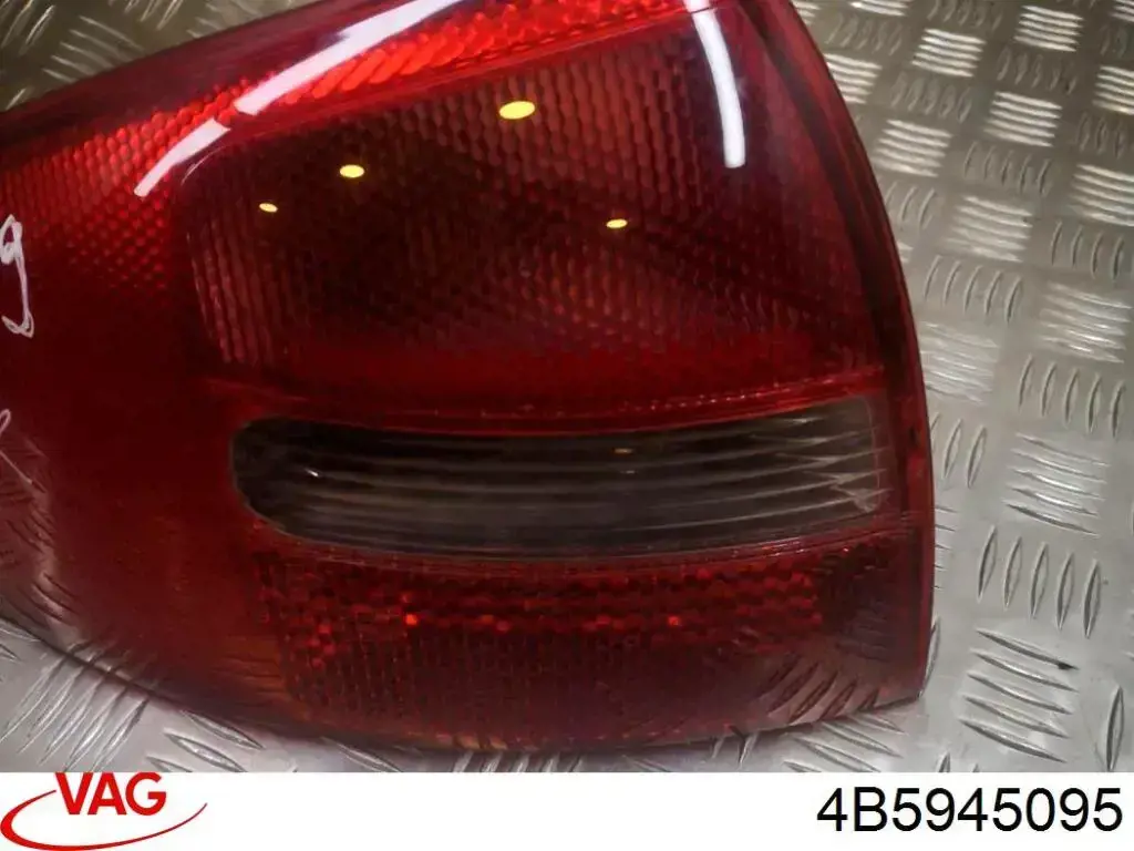 Ліхтар задній лівий Polcar 132787E