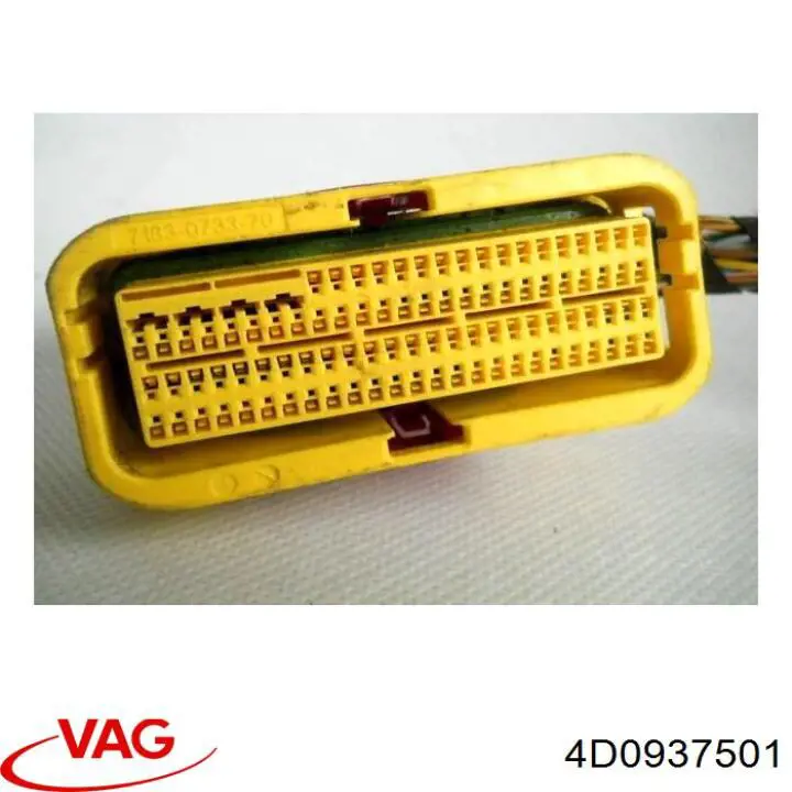 Блок запобіжників задній, салонний 4D0937501 VAG