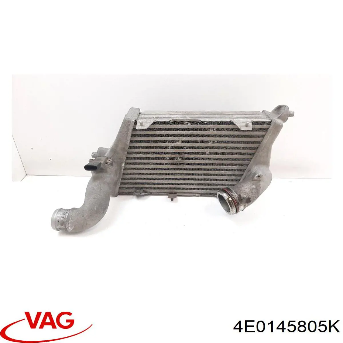 Купити 4E0145805K VAG Радіатор интеркуллера