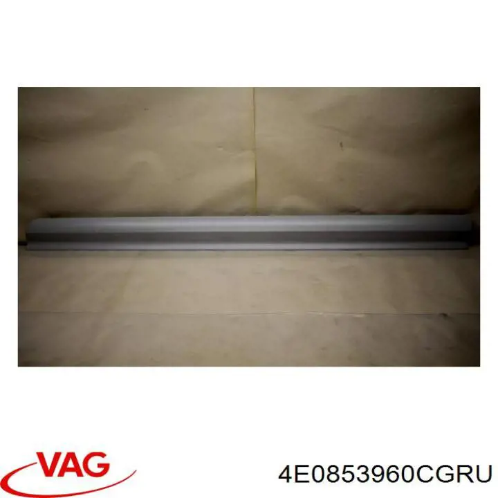 4E0853960CGRU VAG Молдинг передніх правих дверей, нижній