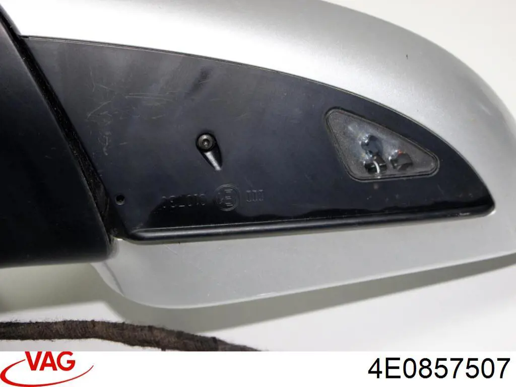 4E0857507 VAG Накладка водійського дзеркала