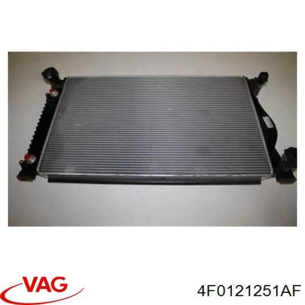 Радіатор 4F0121251AF VAG