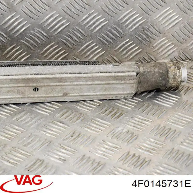 Купити 4F0145731E VAG Радіатор интеркуллера