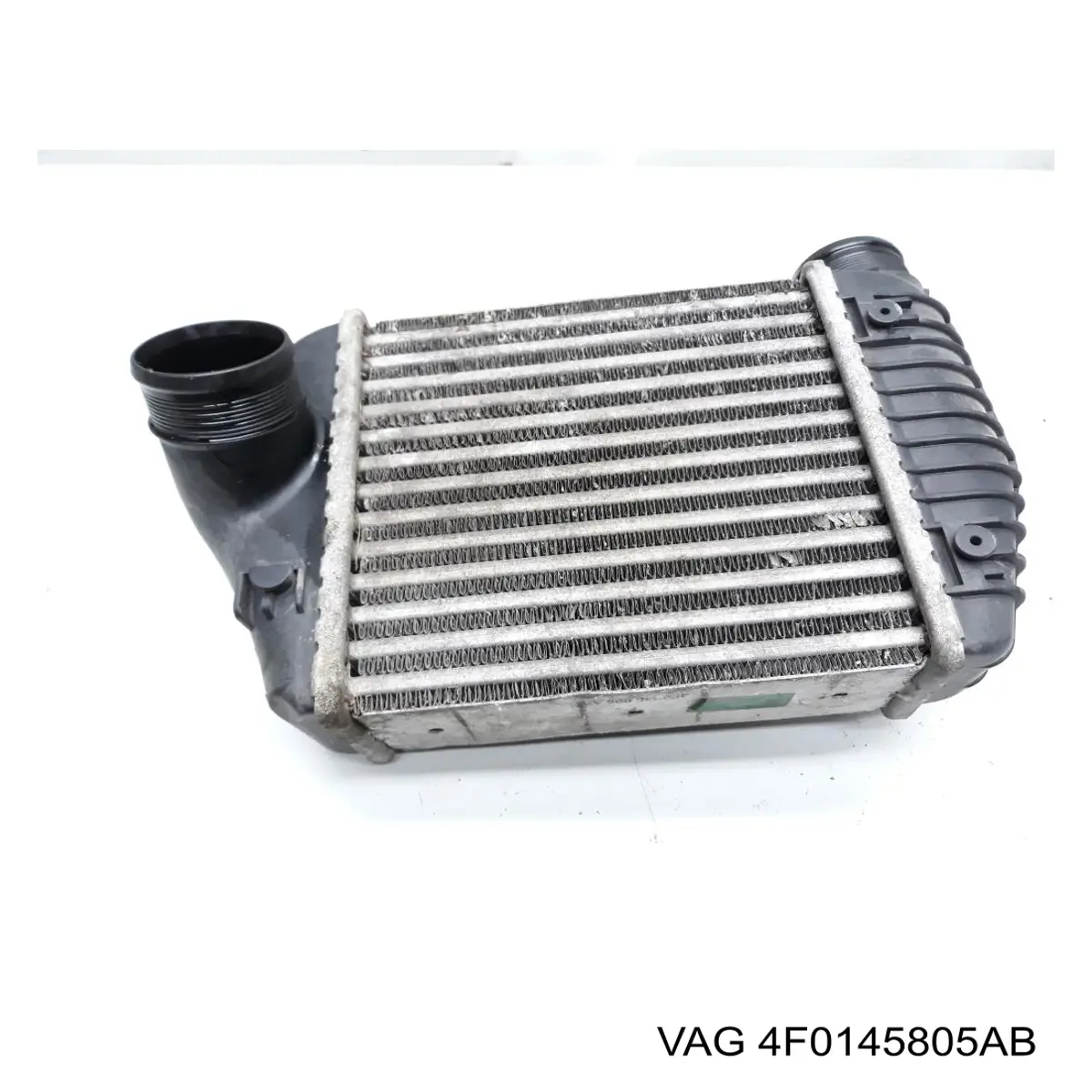 Купити 4F0145805AB VAG Радіатор интеркуллера
