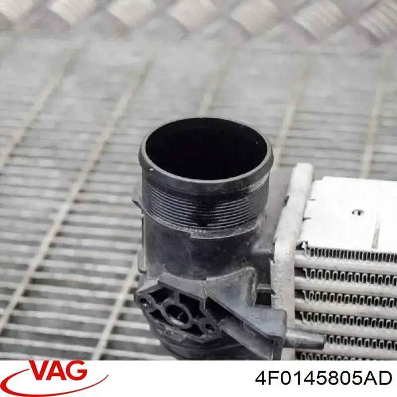 Купити 4F0145805AD VAG Радіатор интеркуллера
