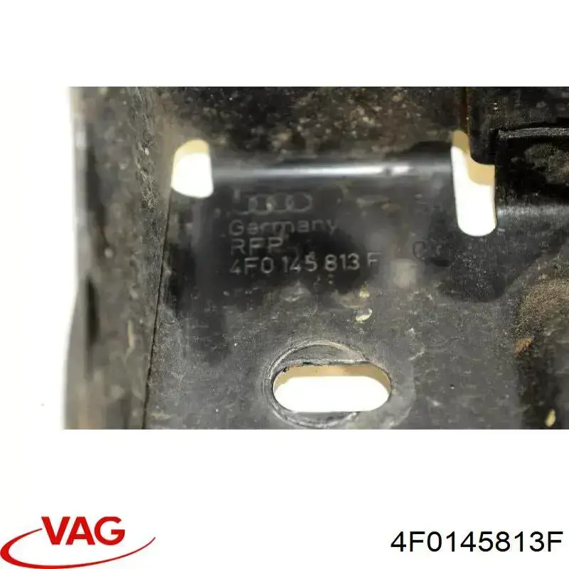 Кронштейн радіатора інтеркулера, лівий 4F0145813F VAG
