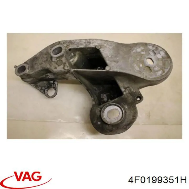 Кронштейн подушки (опори) двигуна, лівої 4F0199351H VAG