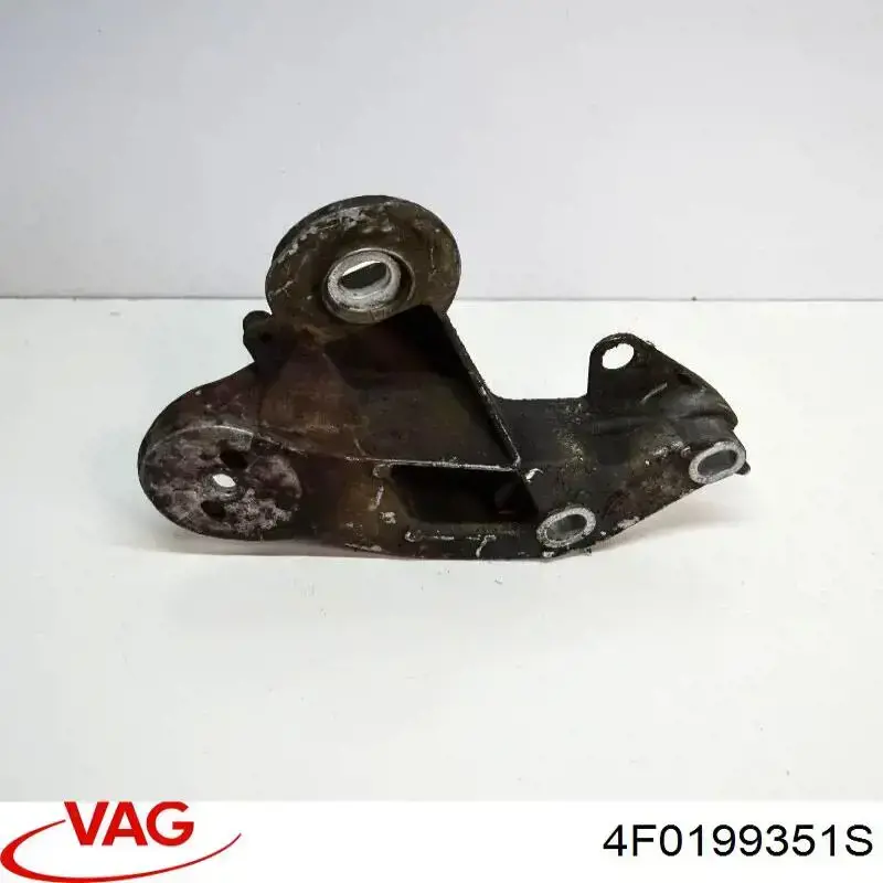 Кронштейн подушки (опори) двигуна, лівої VAG 4F0199351S ціна, від 62.08 USD