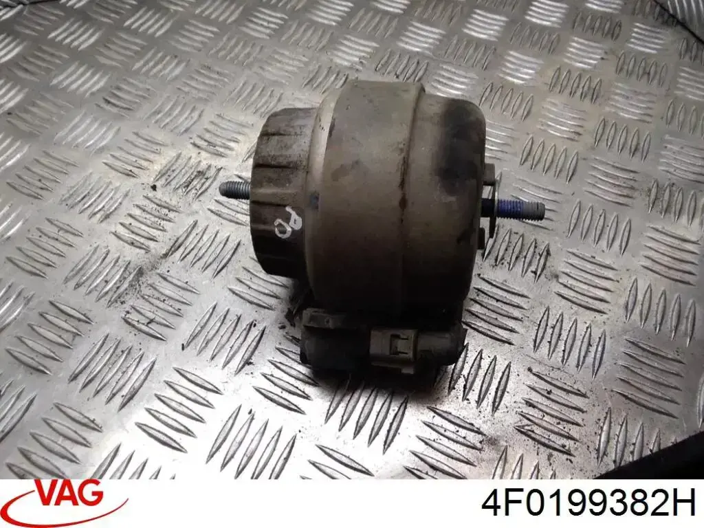 Купити 4F0199382H VAG Подушка (опора) двигуна, права