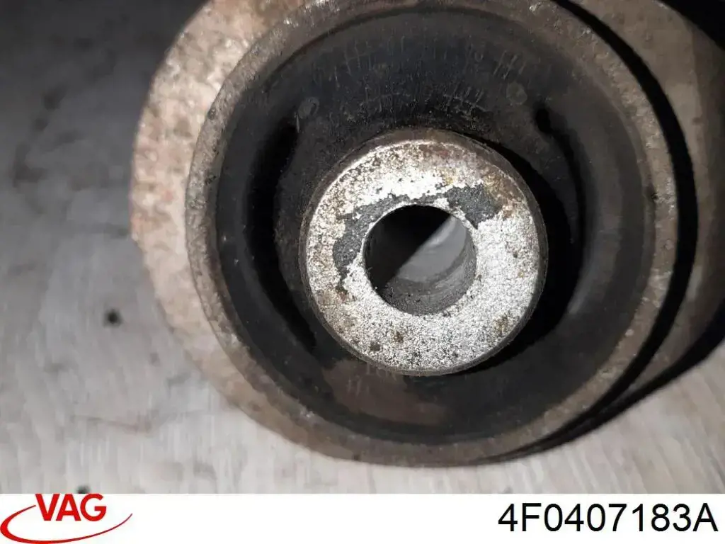 С/блок нижнього важеля VAG 4F0407183A