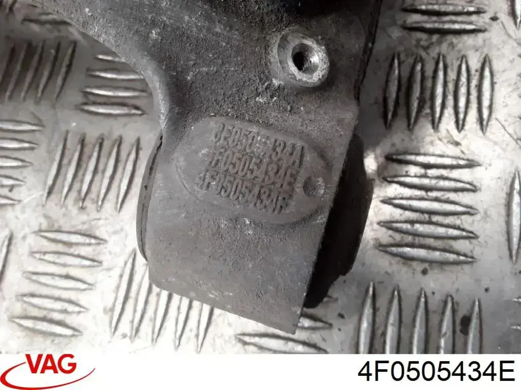 Цапфа поворотна права VAG 4F0505434F ціна, від 36.56 USD