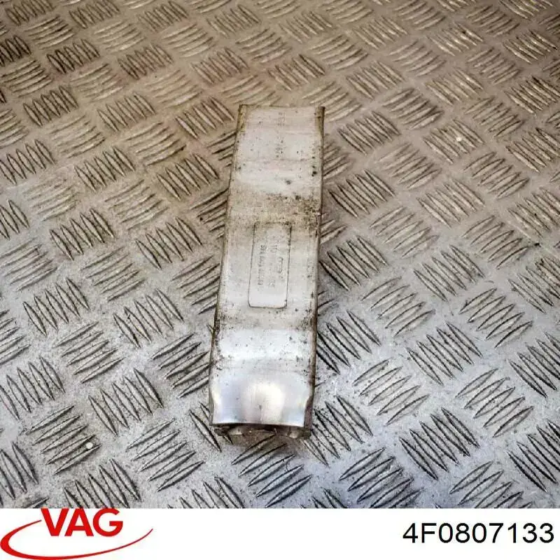 Купити 4F0807133 VAG Кронштейн підсилювача переднього бампера