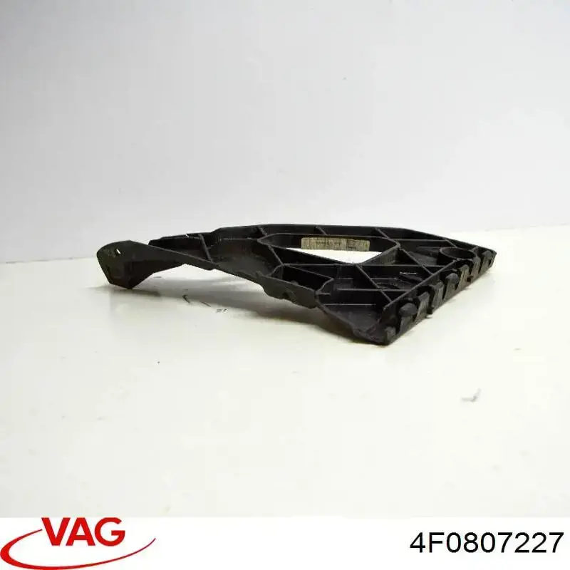 Купити 4F0807227 VAG Направляюча переднього бампера, ліва