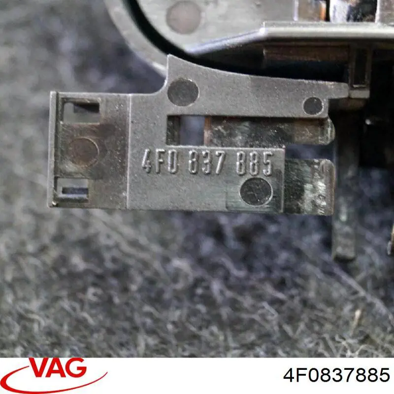 Тримач зовнішньої ручки дверей, задніх лівих 4F0837885 VAG