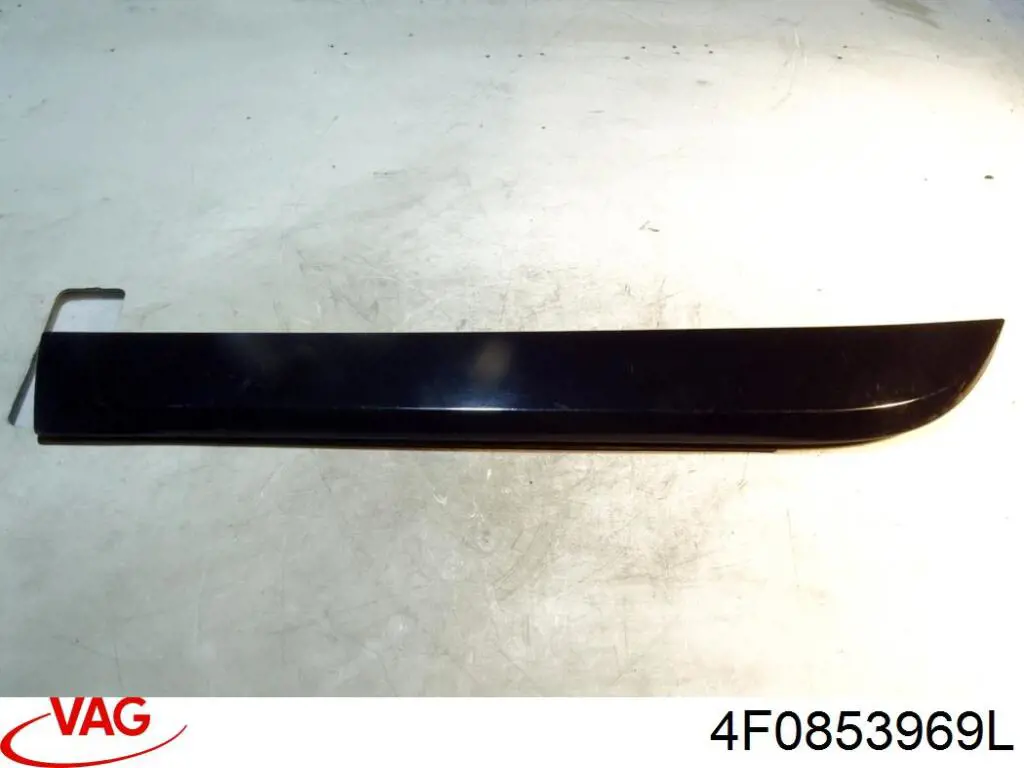 Молдинг задніх лівих дверей 4F0853969L VAG