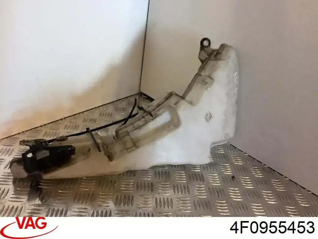 Купити 4F0955453 VAG Бачок омивайки
