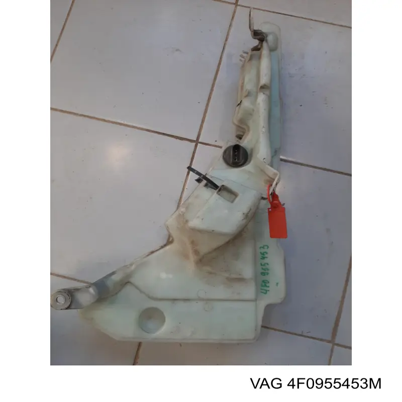 4F0955453M VAG Бачок склоомивача