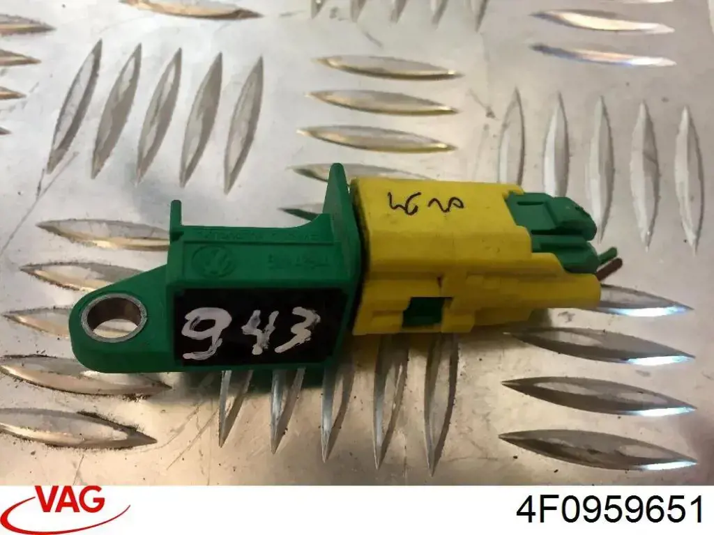 Датчик AIRBAG передній VAG 4F0959651
