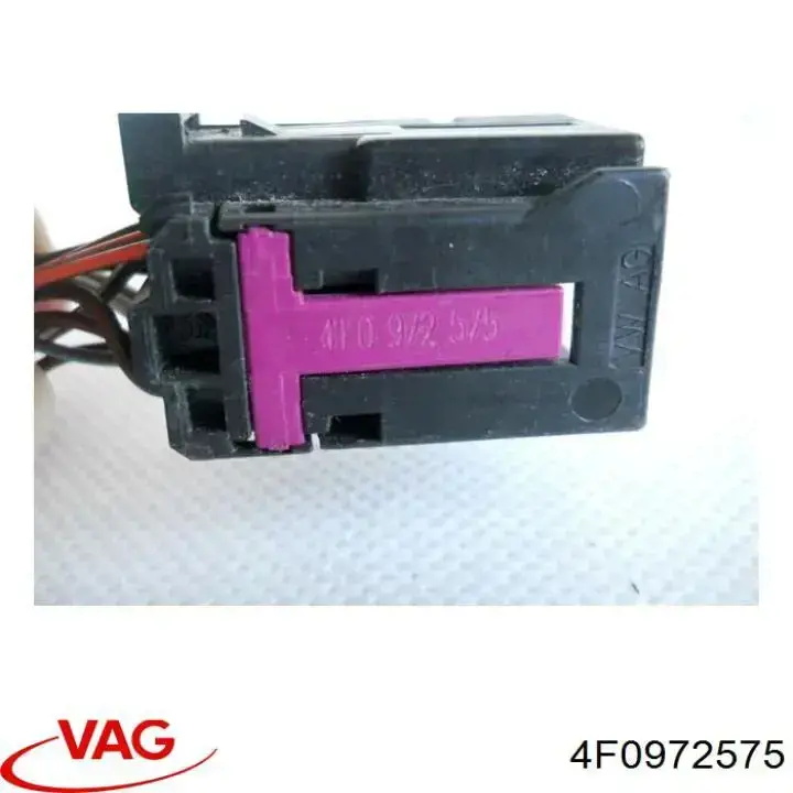 Роз'єм (фішка) генератора 4F0972575 VAG