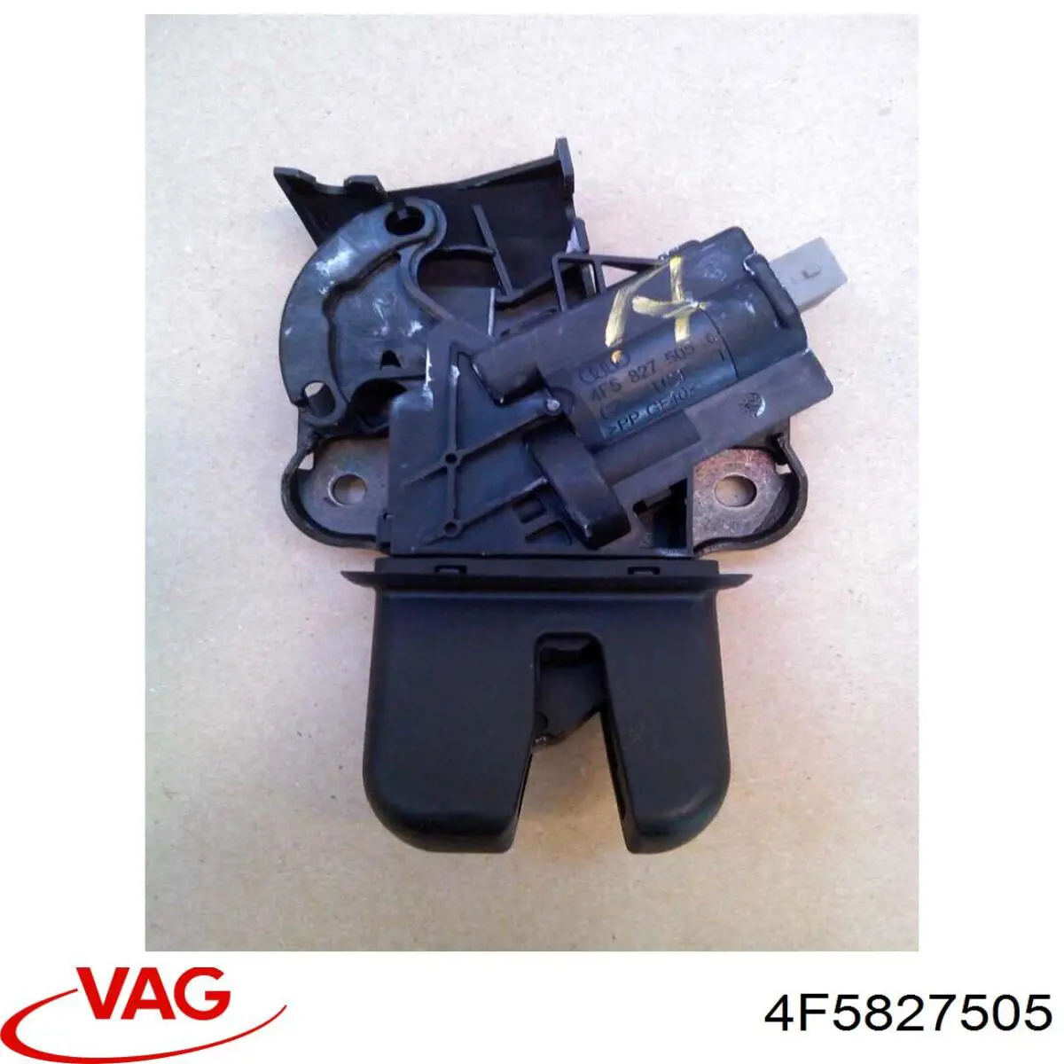 Замок дверей багажника VAG 4F5827505 ціна, від 18.34 USD