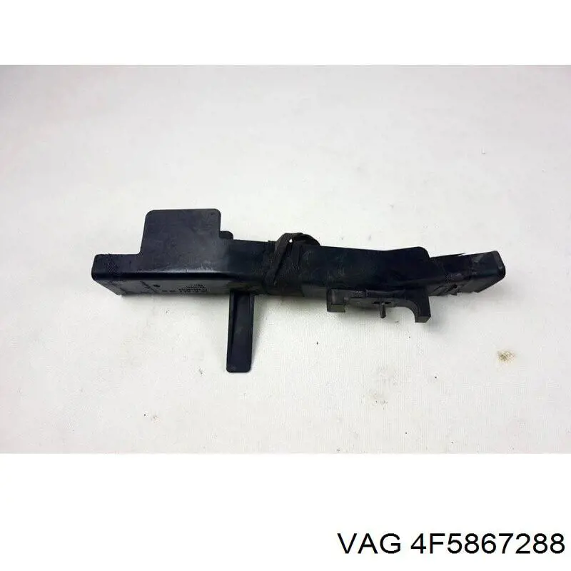 Купити 4F5867288 VAG Обшивка стійки кузова внутрішня, задня права