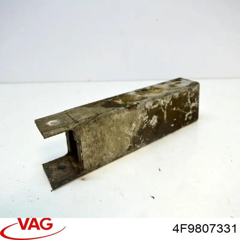 Кронштейн підсилювача переднього бампера VAG 4F9807331 ціна, від 19.00 USD