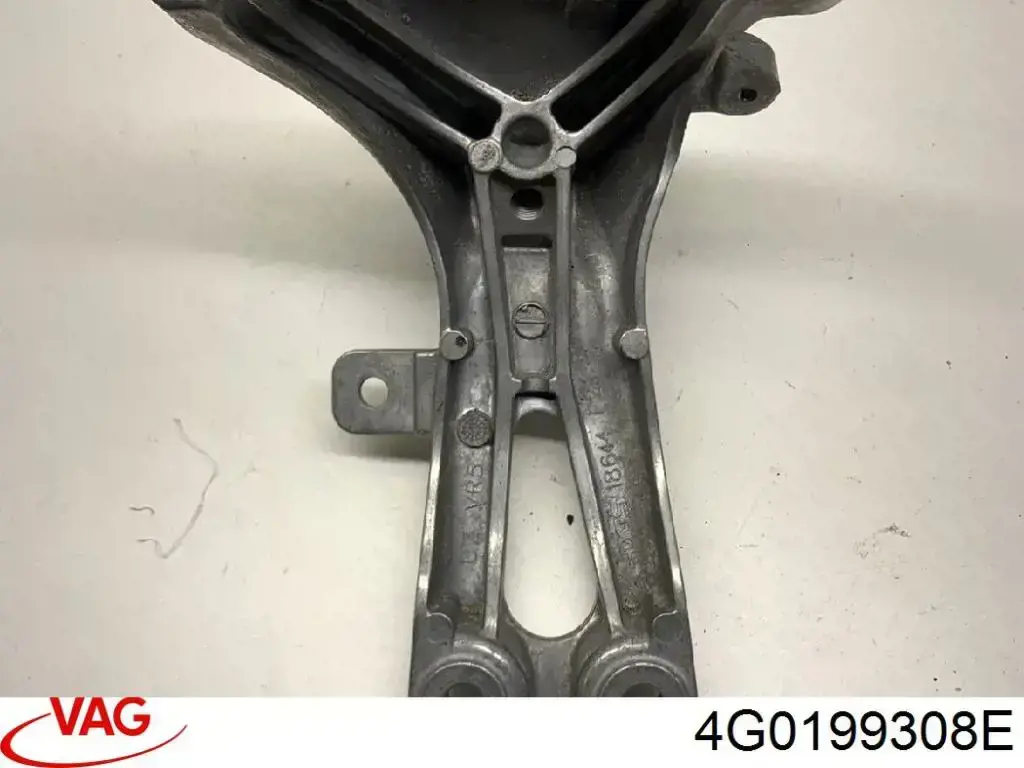 Купити 4G0199308E VAG Кронштейн подушки (опори) двигуна, правої