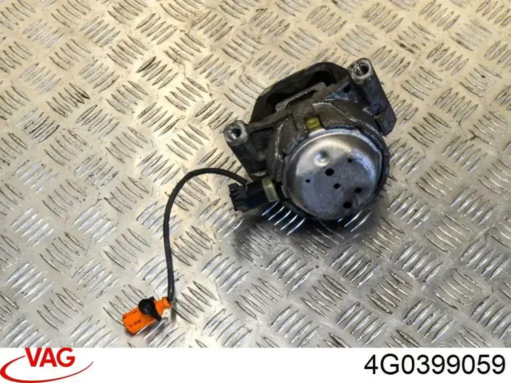 Кронштейн подушки (опори) двигуна, лівої VAG 4G0399059