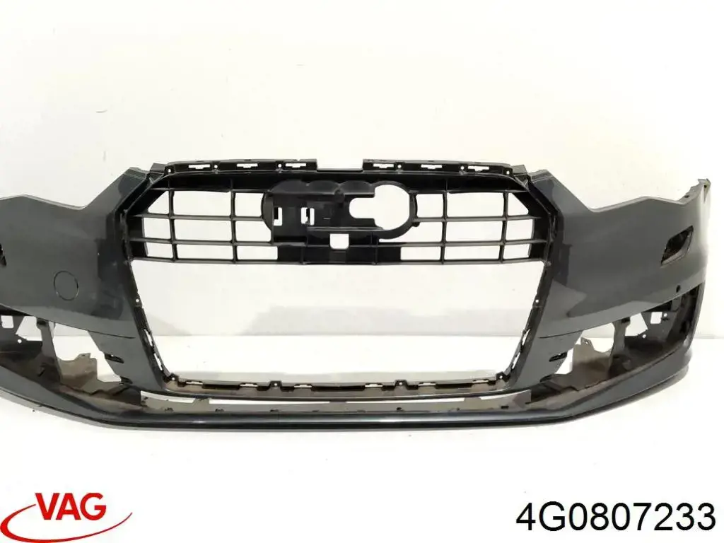 Передній бампер 4G0807233 VAG