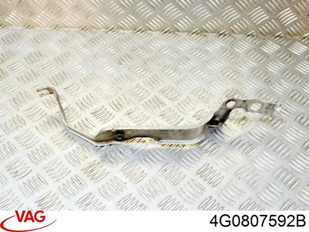 Кронштейн кріплення крила переднього правого, передній PAD43106OR Signeda