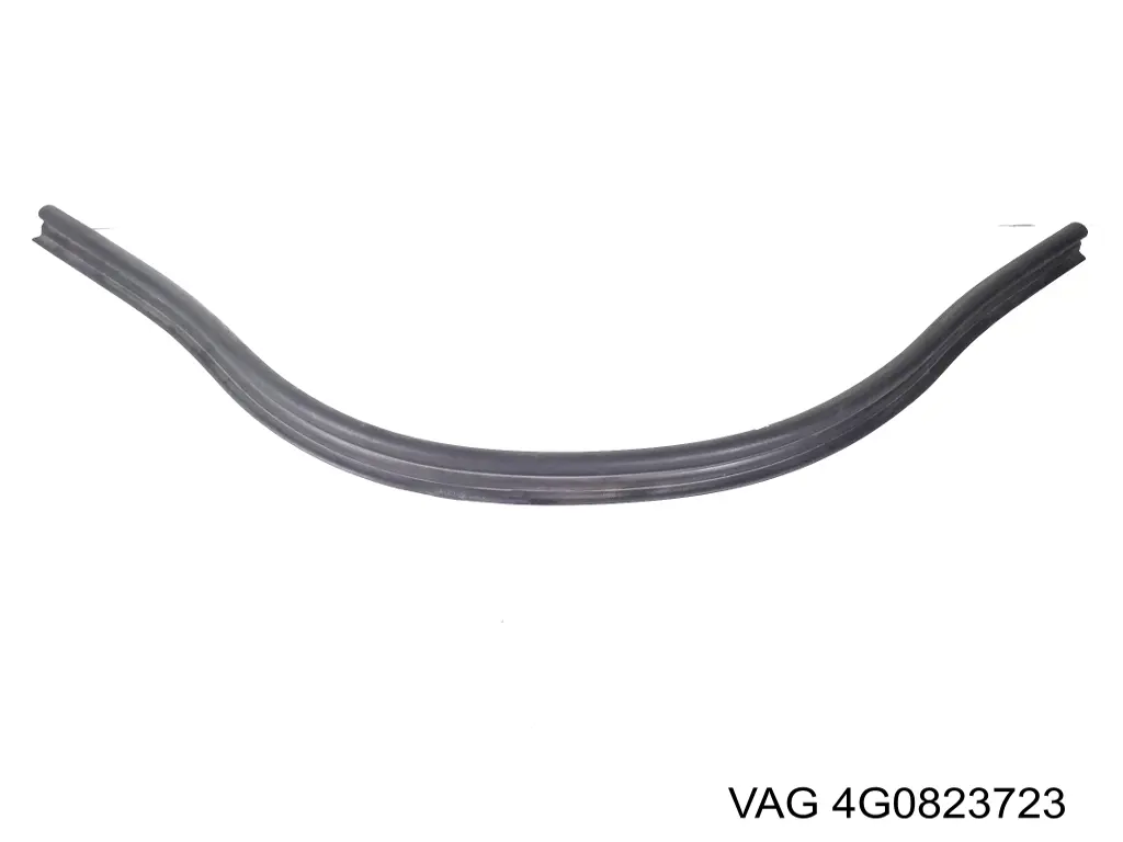 Купити 4G0823723 VAG Гумка під капот