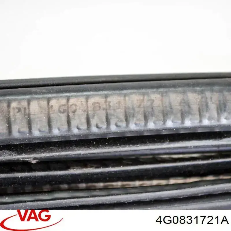 Купити 4G0831721A VAG Ущільнювач двері передньої (на кузові)