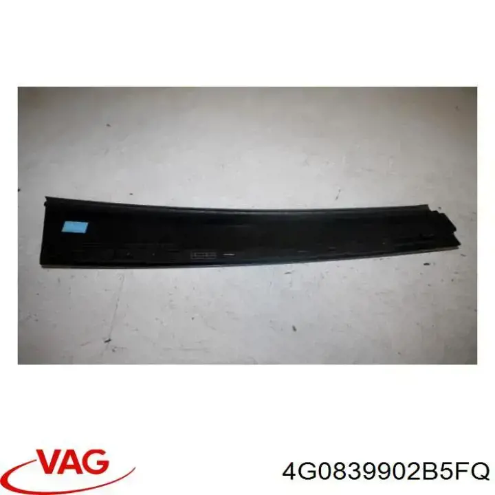 Накладка задньої двері, правої, вертикальна 4G0839902B5FQ VAG