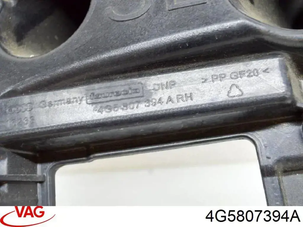 Кронштейн бампера заднього, правий 4G5807394A VAG