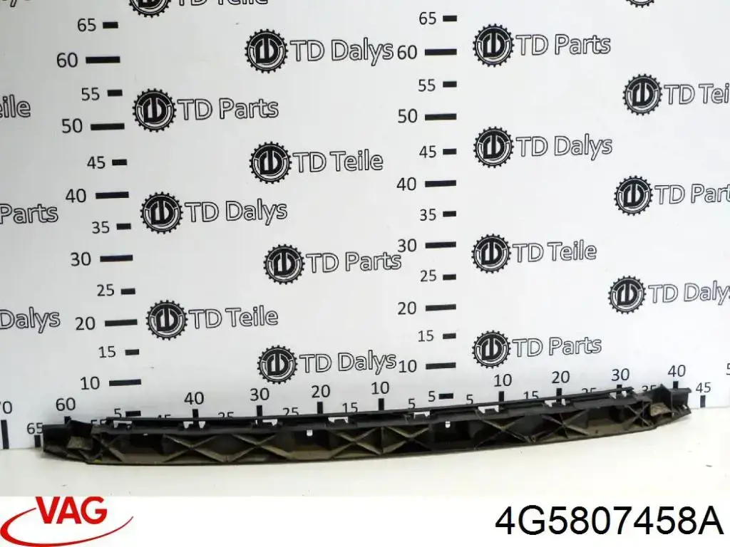 Кронштейн бампера заднього, центральний 4G5807458A VAG