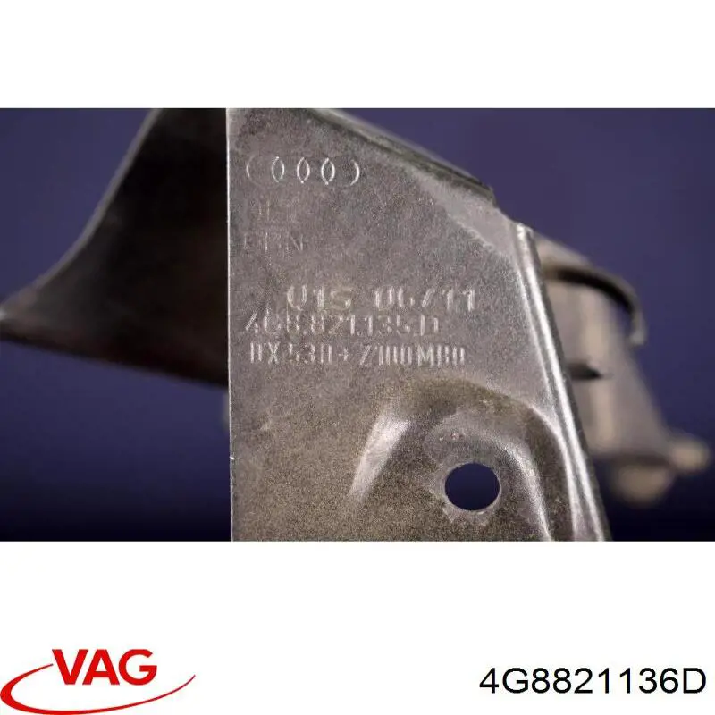 Купити 4G8821136D VAG Кронштейн кріплення крила переднього правого, передній