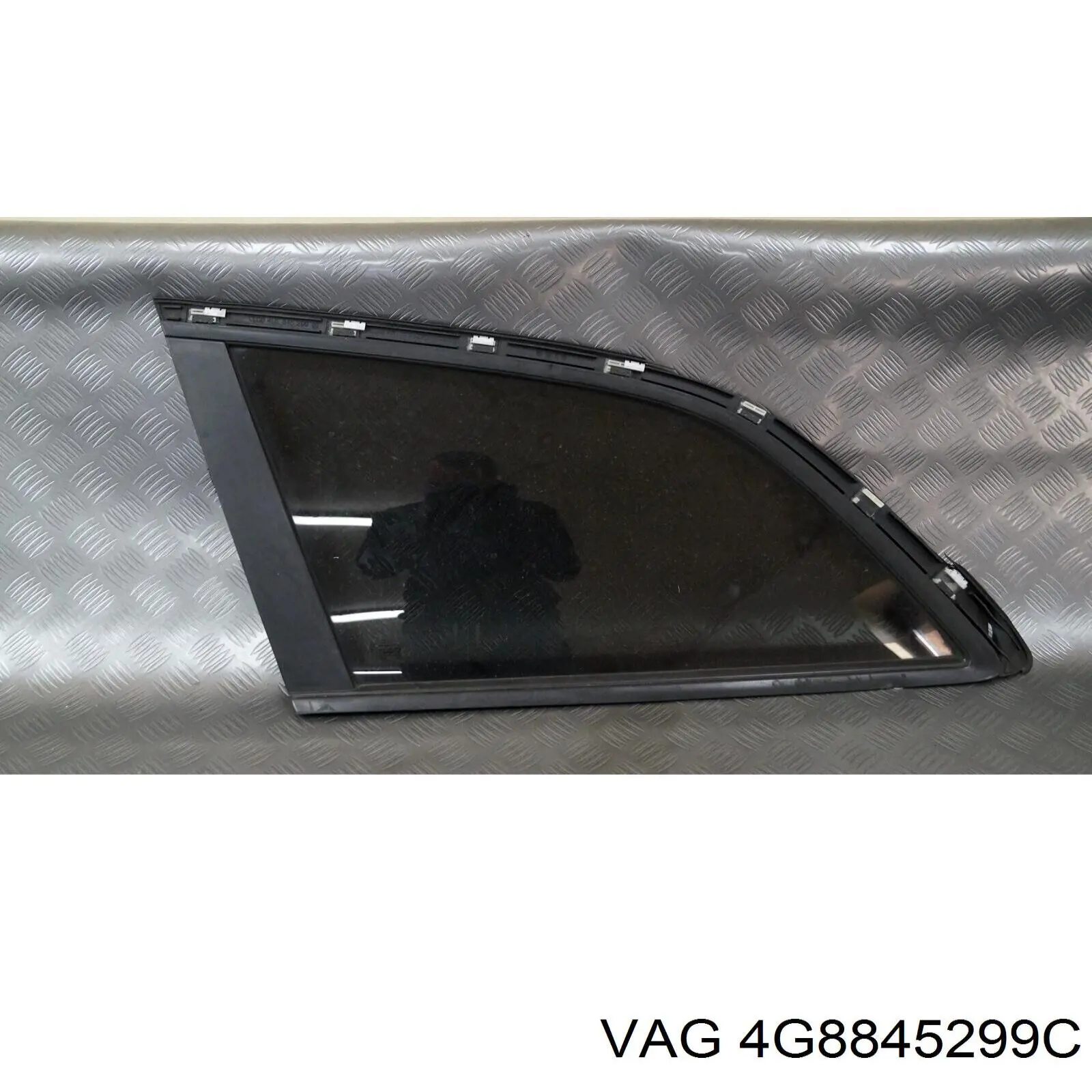 Скло багажника, ліве VAG 4G8845299C ціна, від 69.68 USD