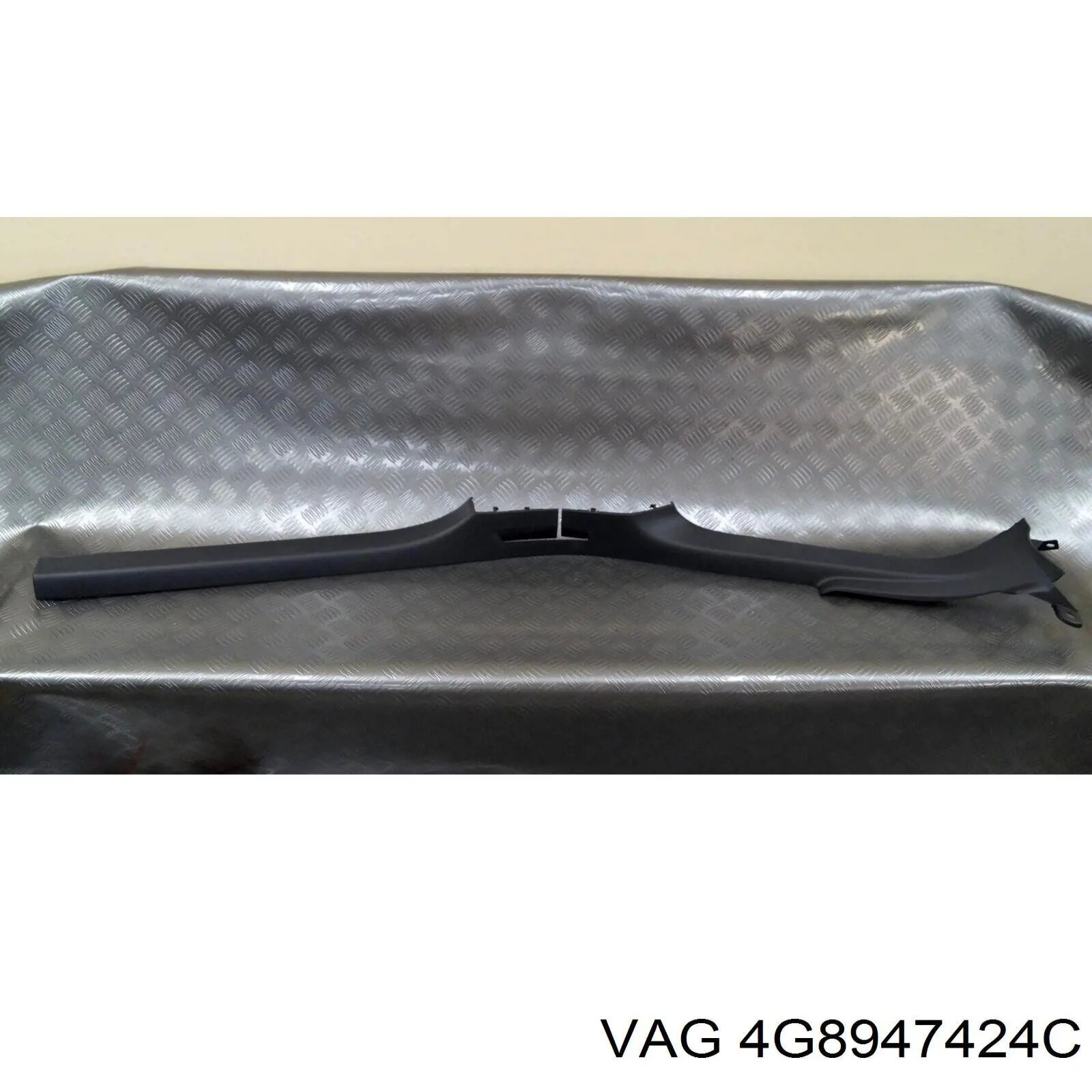  4G8947424C VAG