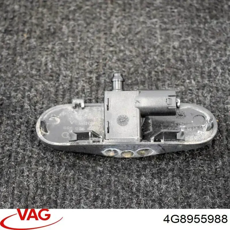 Форсунка омивача скла лобового, права 3L955012 AND