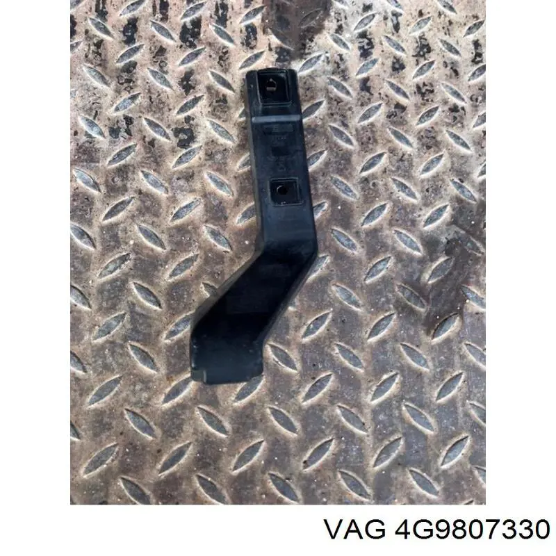 Кронштейн бампера заднього, правий VAG 4G9807330 ціна, від 19.47 USD