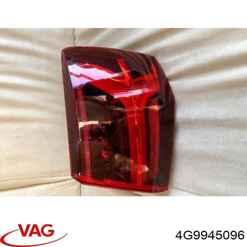 Задній правий зовнішній ліхтар VAG 4G9945096 ціна, від 43.88 USD