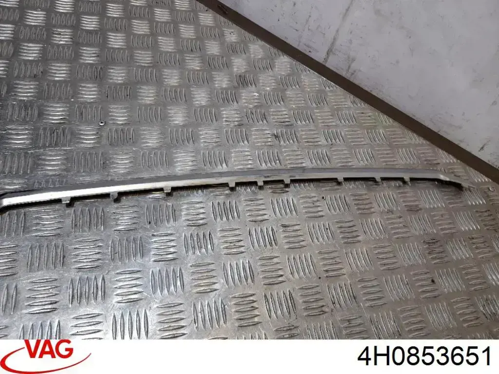 4H0853651 VAG Решітка радіатора